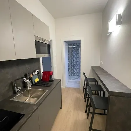 Linda House2
